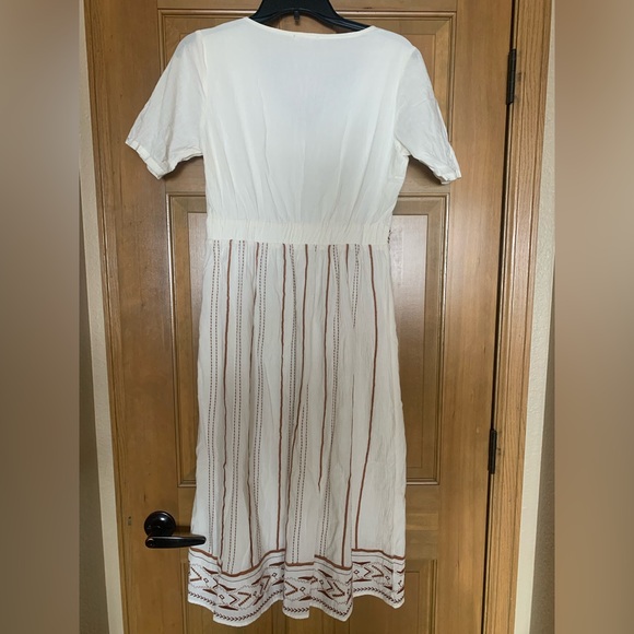 Roolee Embroidered Midi Dress - Picture 2 of 5